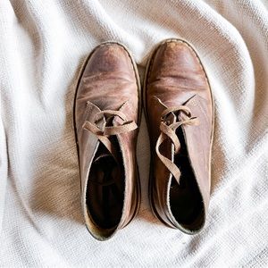 Clark’s Leather Desert Boots / 7